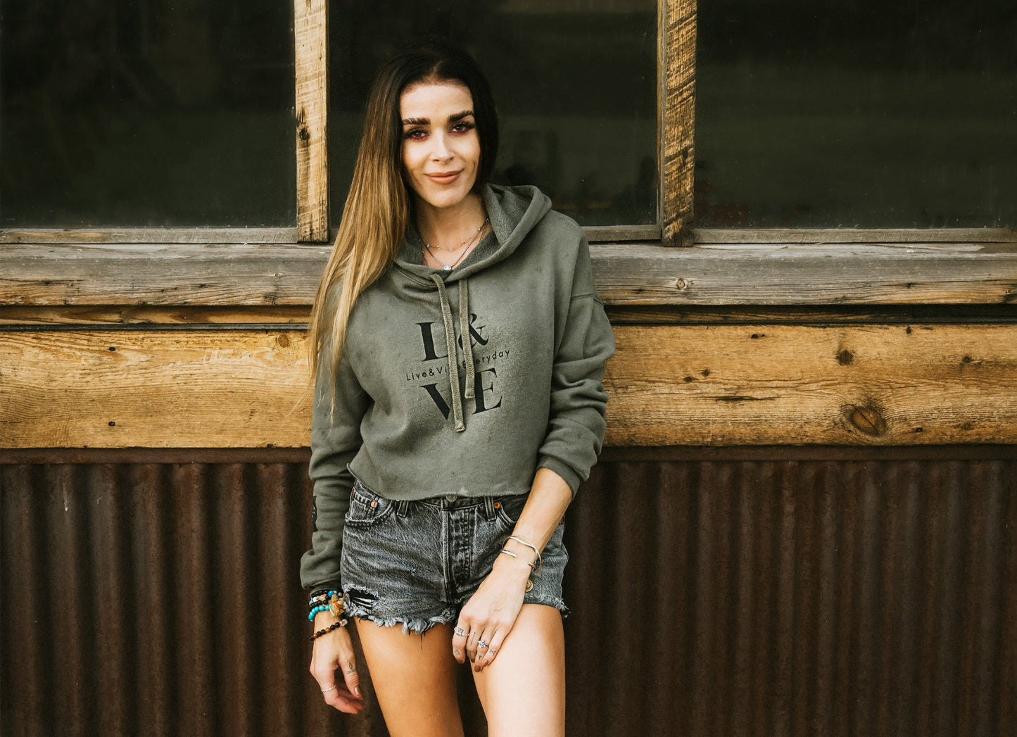 L&VE Logo | Crop Hoodie